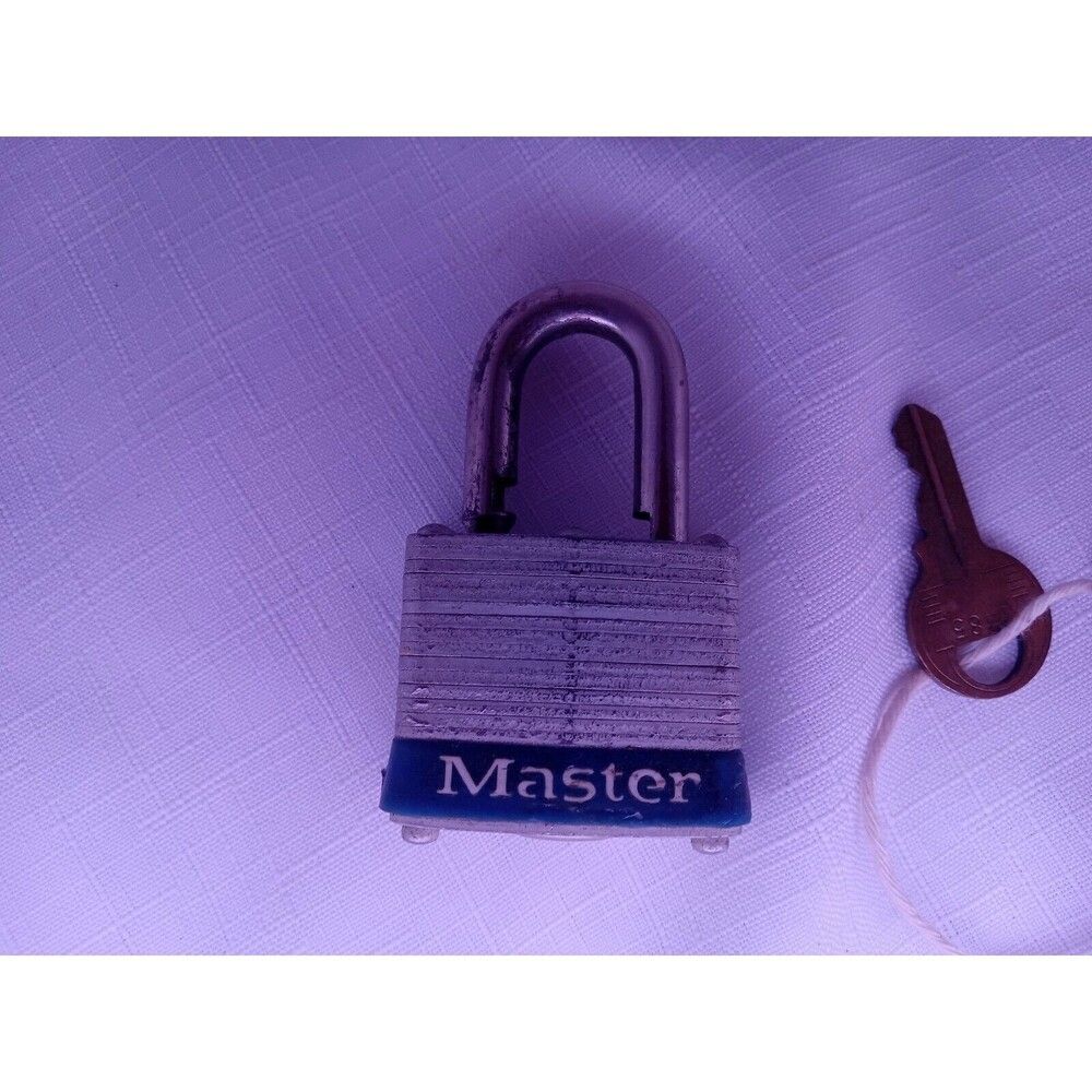 Master Lock Padlock No 3 Master Lock Milwaukee Wis. 1” Shackle 3485 - Picture 3 of 6